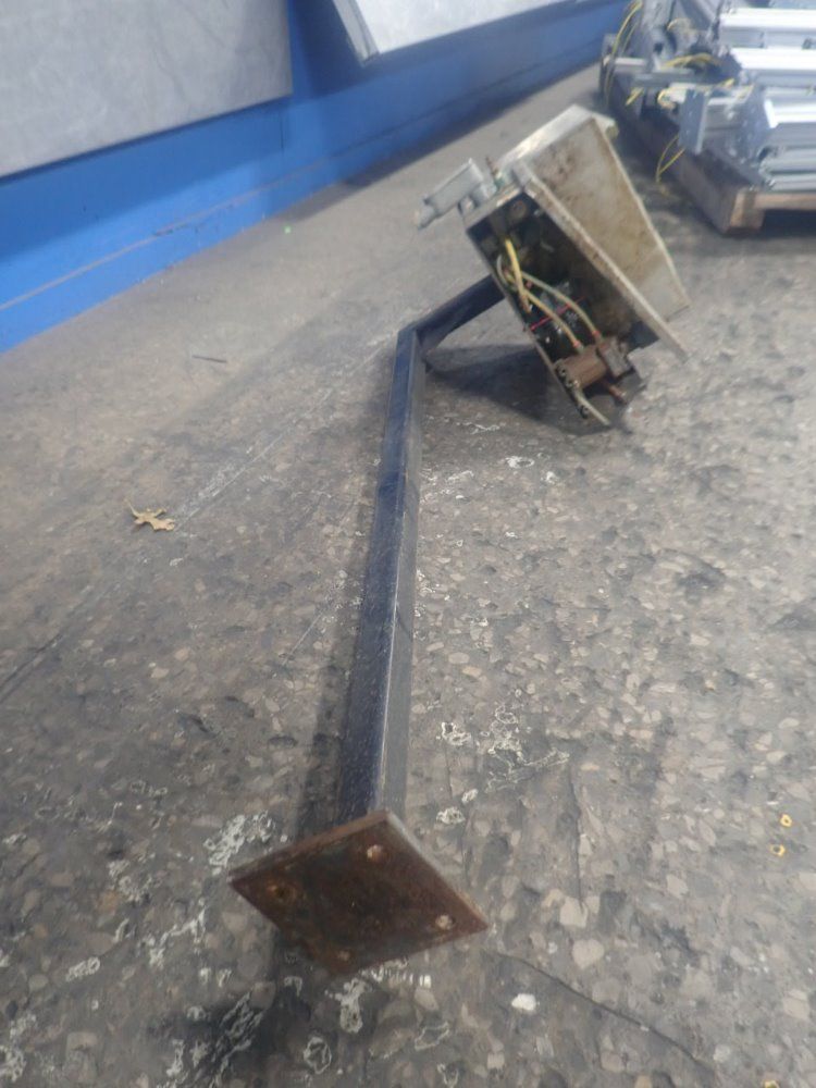 Jet Set Compound Dispenser