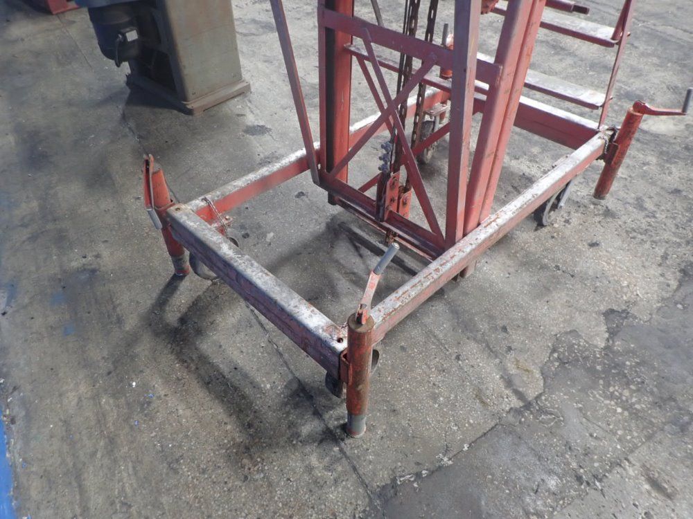 Hi-jacker Telescoping Work Platform