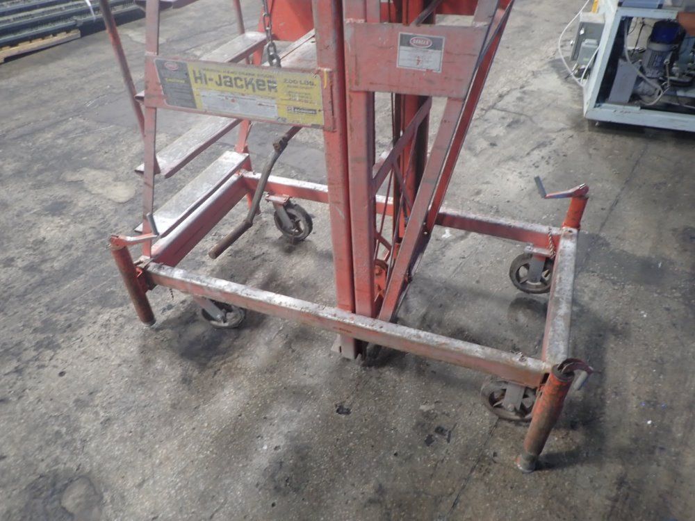 Hi-jacker Telescoping Work Platform
