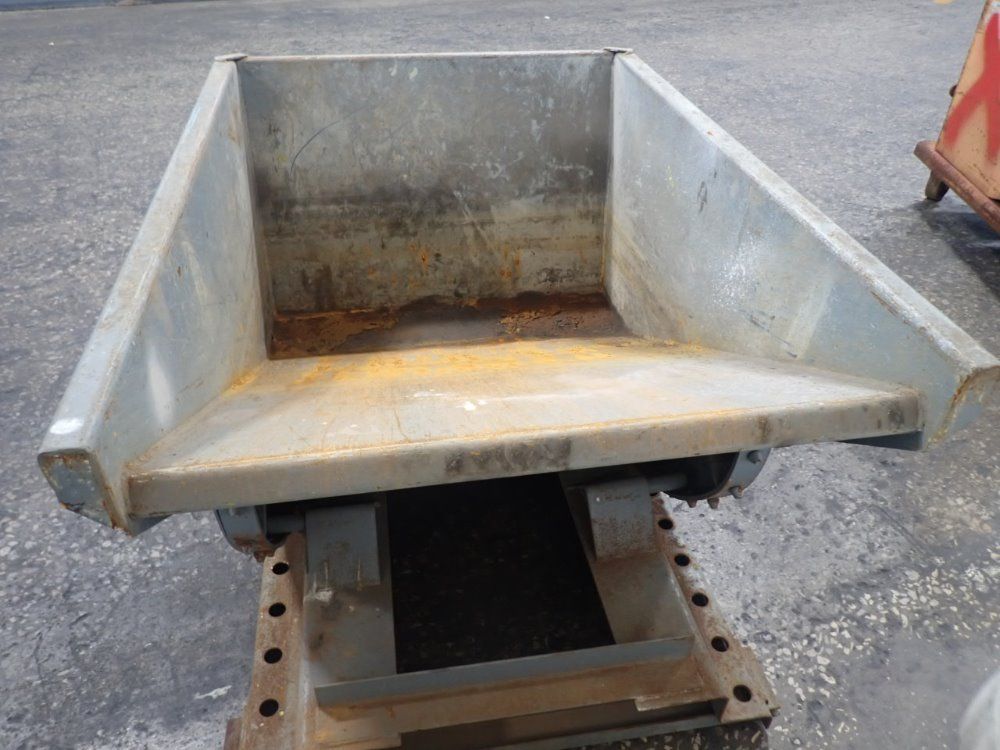 Wright Self-dumping Hopper