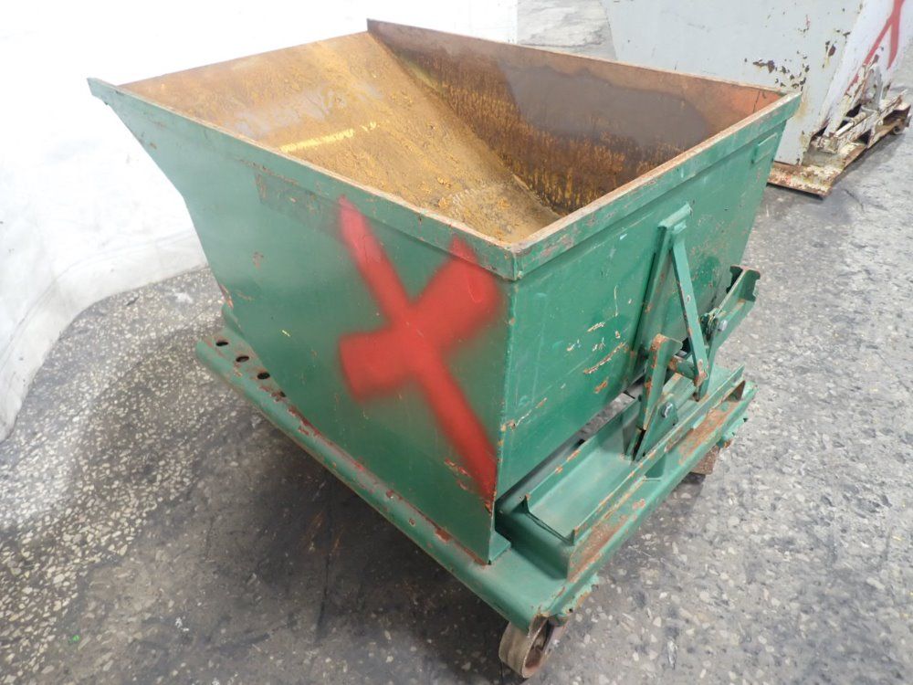 Self-dumping Hopper
