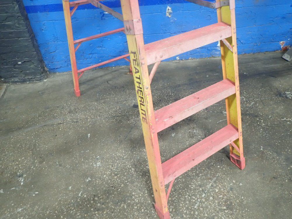 Featherlite Ladder