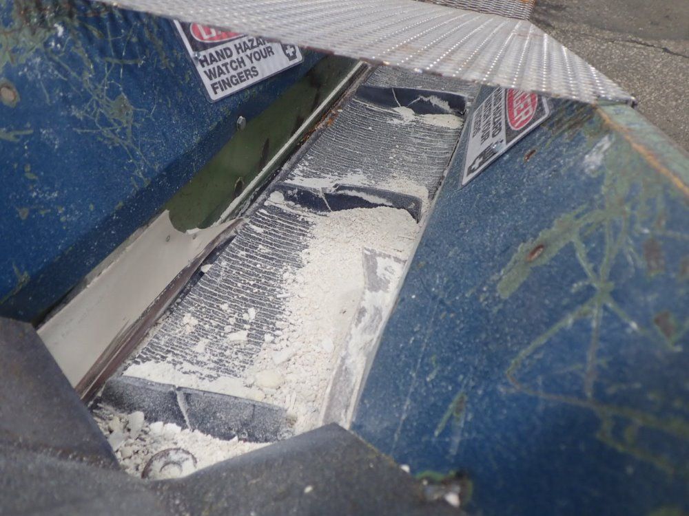 Amadas Industries Power Chip Conveyor