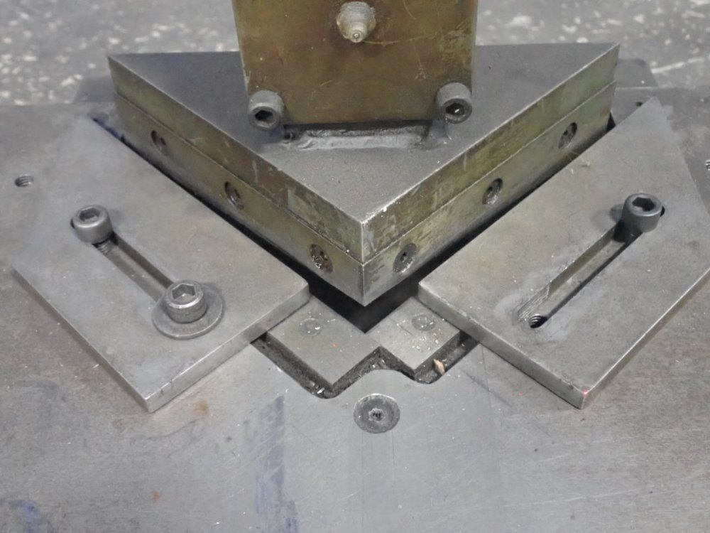 The Little Blacksmith Notcher