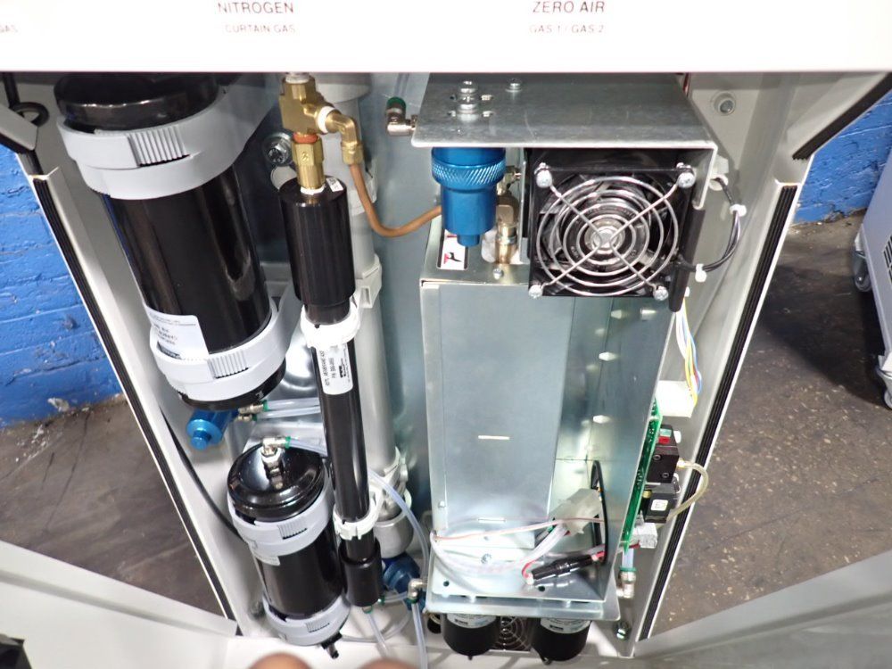 Parker/baltson Parker/balston Lcms-sf5000na/source Tri-gas Generator - Lcms-sf5000na/source