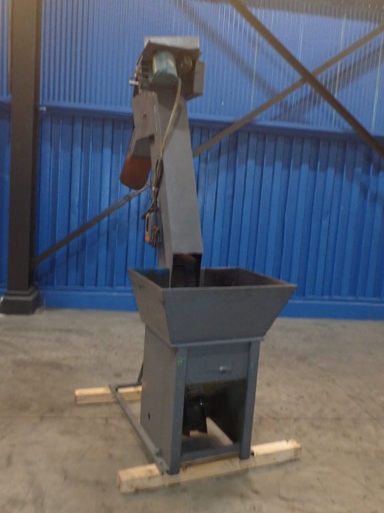 Mc Campbell 20x20x20 Vertical Feeder With Chip Conveyor