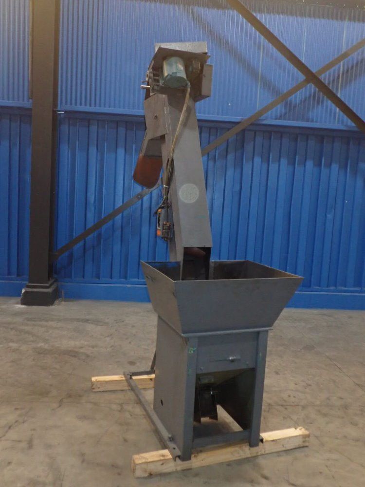 Mc Campbell 20x20x20 Vertical Feeder With Chip Conveyor