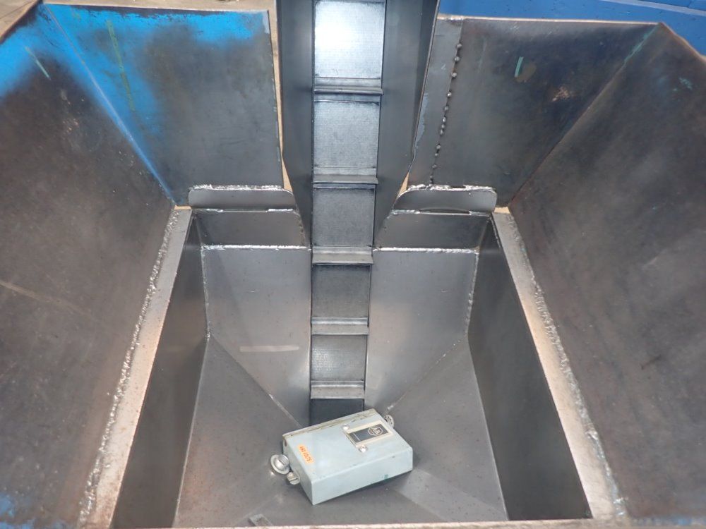 Mc Campbell 20x20x20 Vertical Feeder With Chip Conveyor