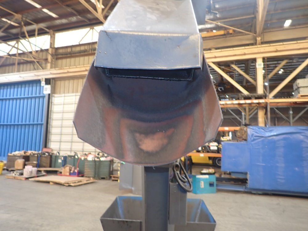 Mc Campbell 20x20x20 Vertical Feeder With Chip Conveyor