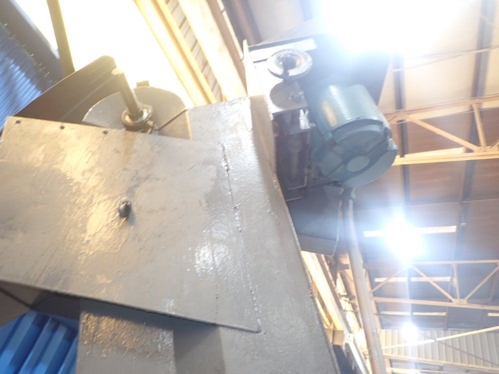 Mc Campbell 20x20x20 Vertical Feeder With Chip Conveyor