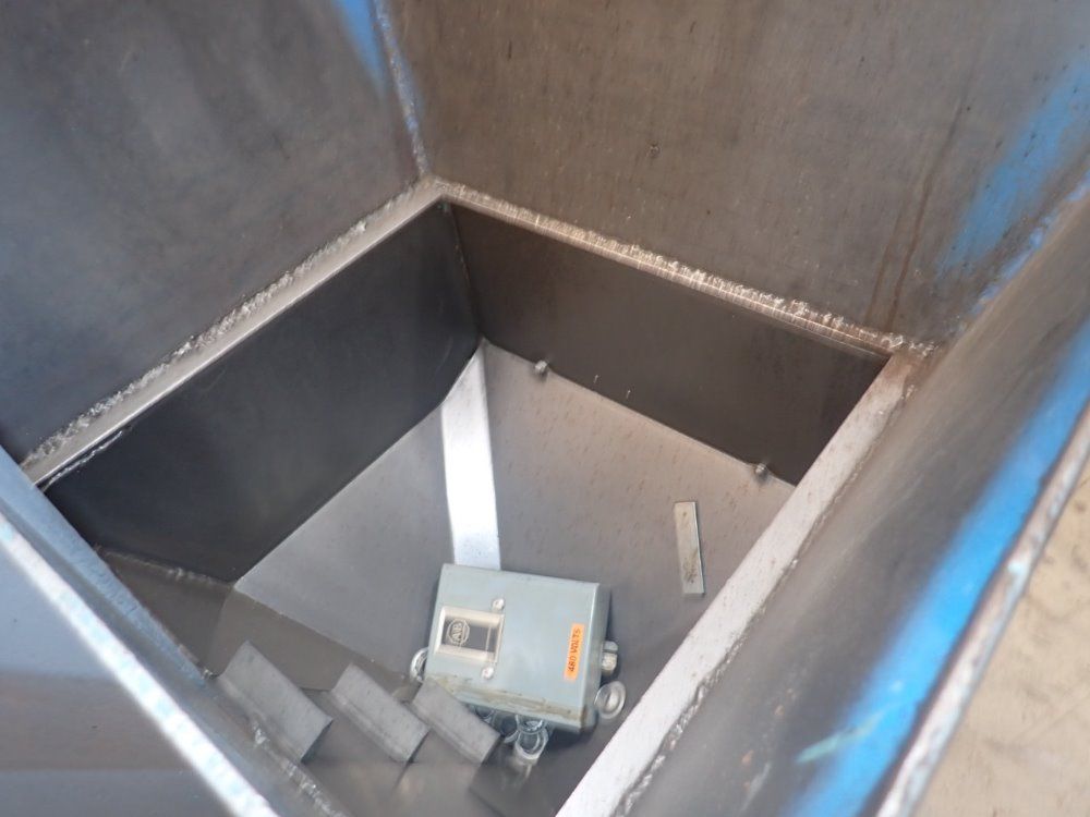 Mc Campbell 20x20x20 Vertical Feeder With Chip Conveyor