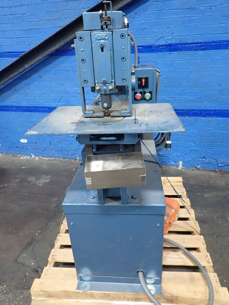 Roper Whitney Co. 8 Ton Roper Whitney Co. 134 Punch Press - 134