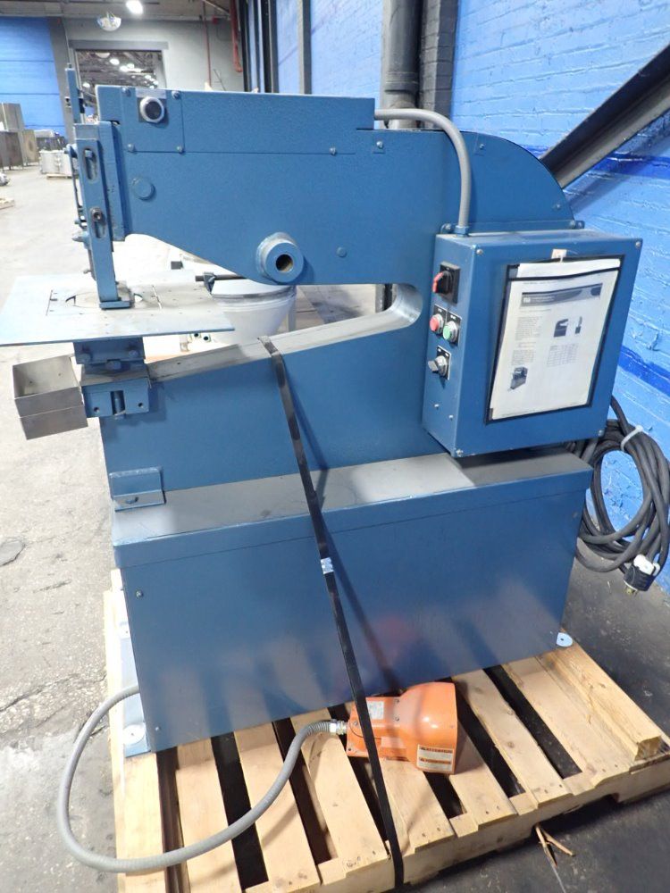 Roper Whitney Co. 8 Ton Roper Whitney Co. 134 Punch Press - 134