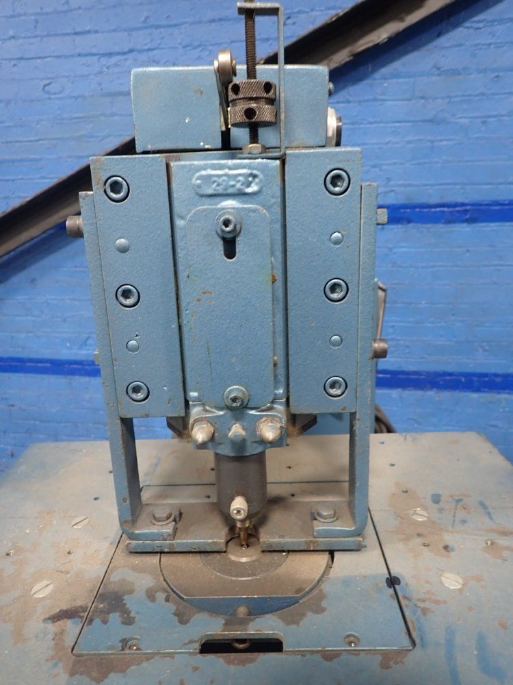 Roper Whitney Co. 8 Ton Roper Whitney Co. 134 Punch Press - 134