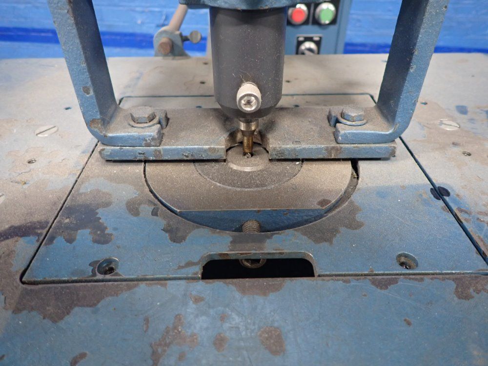 Roper Whitney Co. 8 Ton Roper Whitney Co. 134 Punch Press - 134