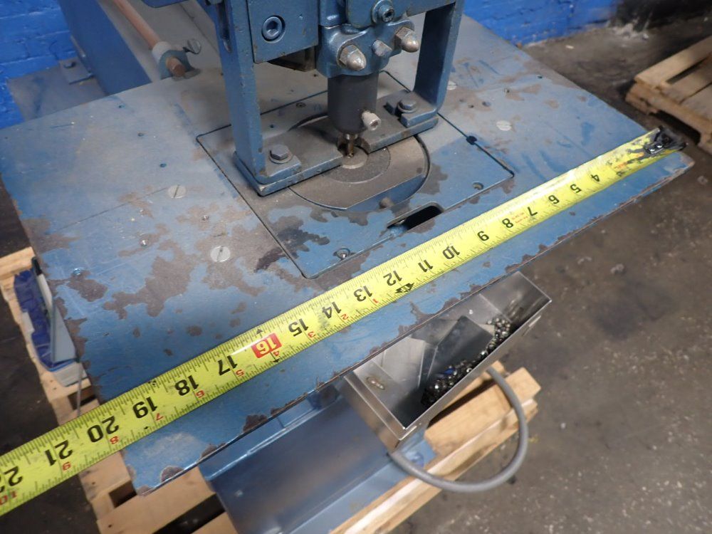 Roper Whitney Co. 8 Ton Roper Whitney Co. 134 Punch Press - 134