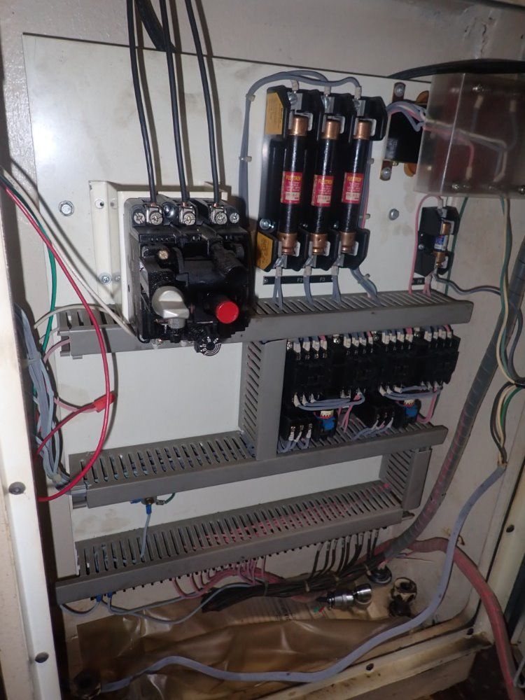 Cincinnati Milacron Cutter/grinder