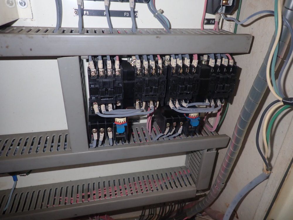 Cincinnati Milacron Cutter/grinder