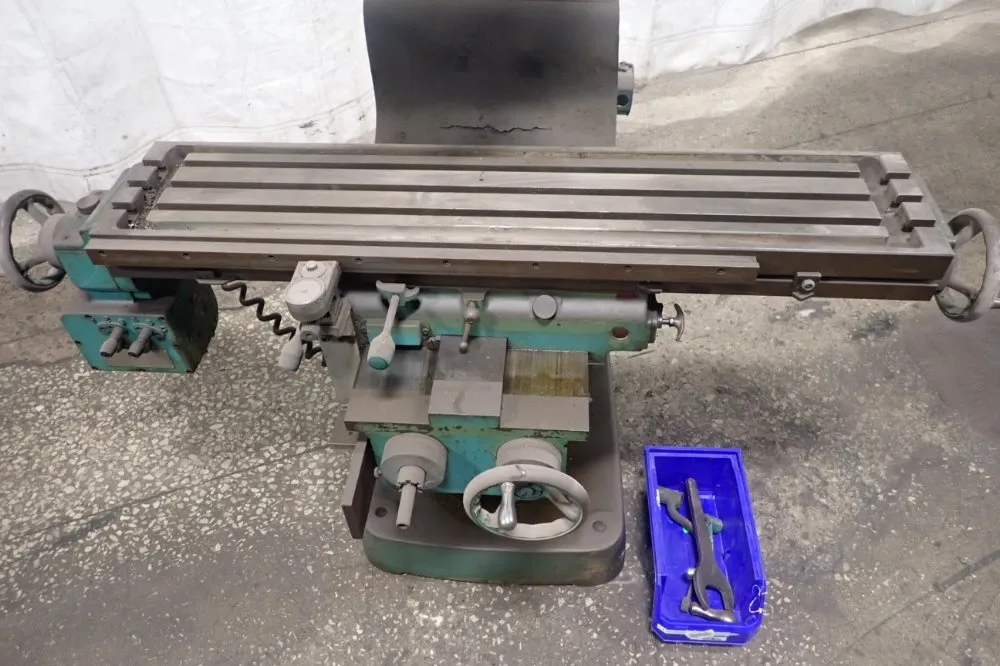 Cincinnati/tool Master Vertical Mill