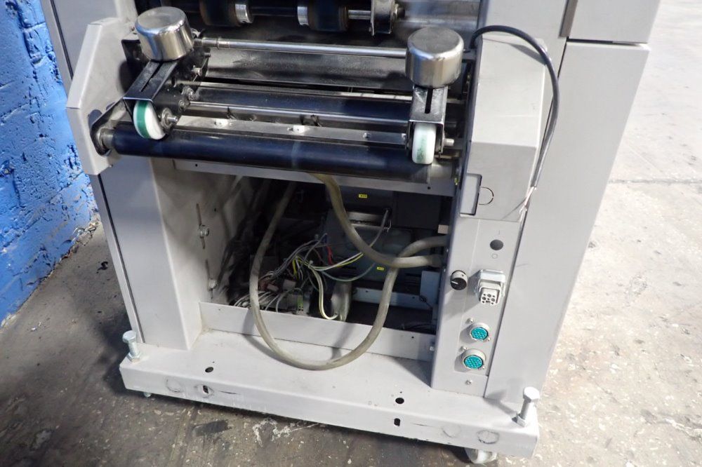 Horizon International Collator