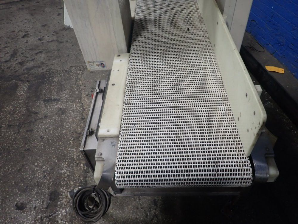 Safeline 17" X 15" Metal Detector - 6876md07