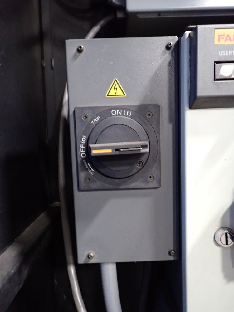 Fanuc Fanuc Arcmate 100i Robot Cell