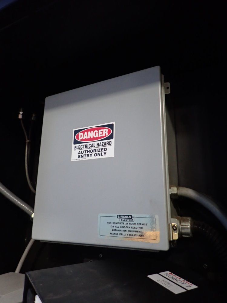 Fanuc Fanuc Arcmate 100i Robot Cell