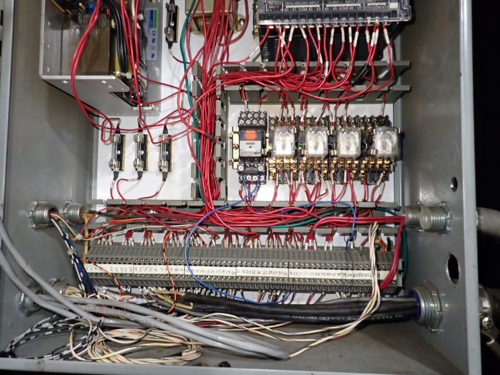 Fanuc Fanuc Arcmate 100i Robot Cell