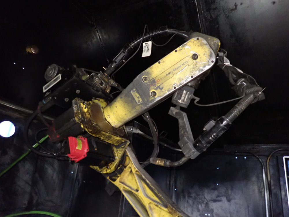 Fanuc Fanuc Arcmate 100i Robot Cell