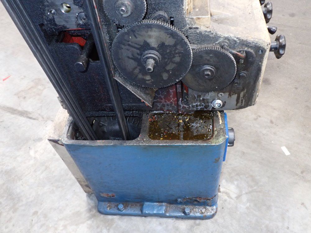 Lion 21"x 141" Engine Lathe - Cc11mb