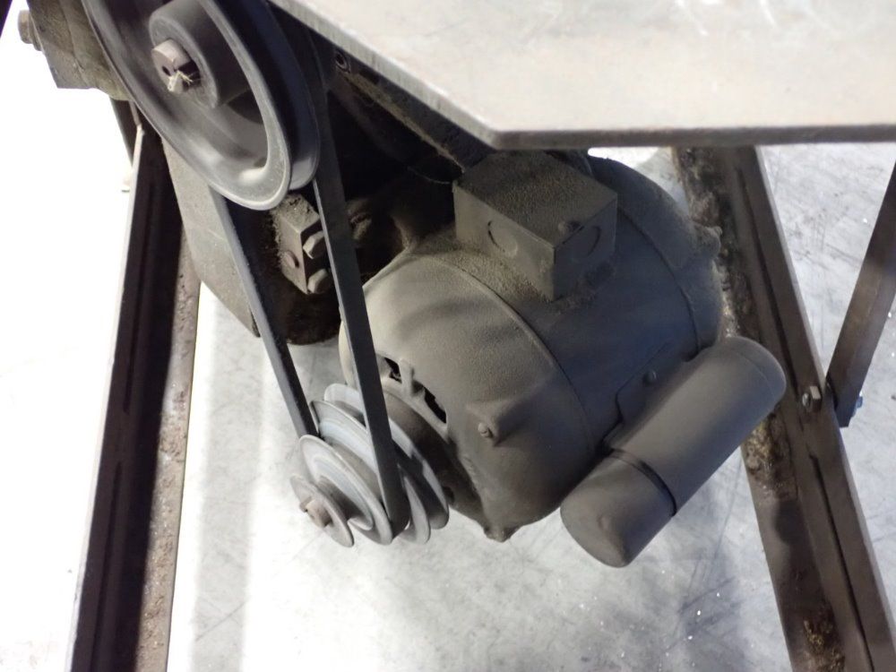 Roll In 30 1/2x18 1/2 Vertical Bandsaw