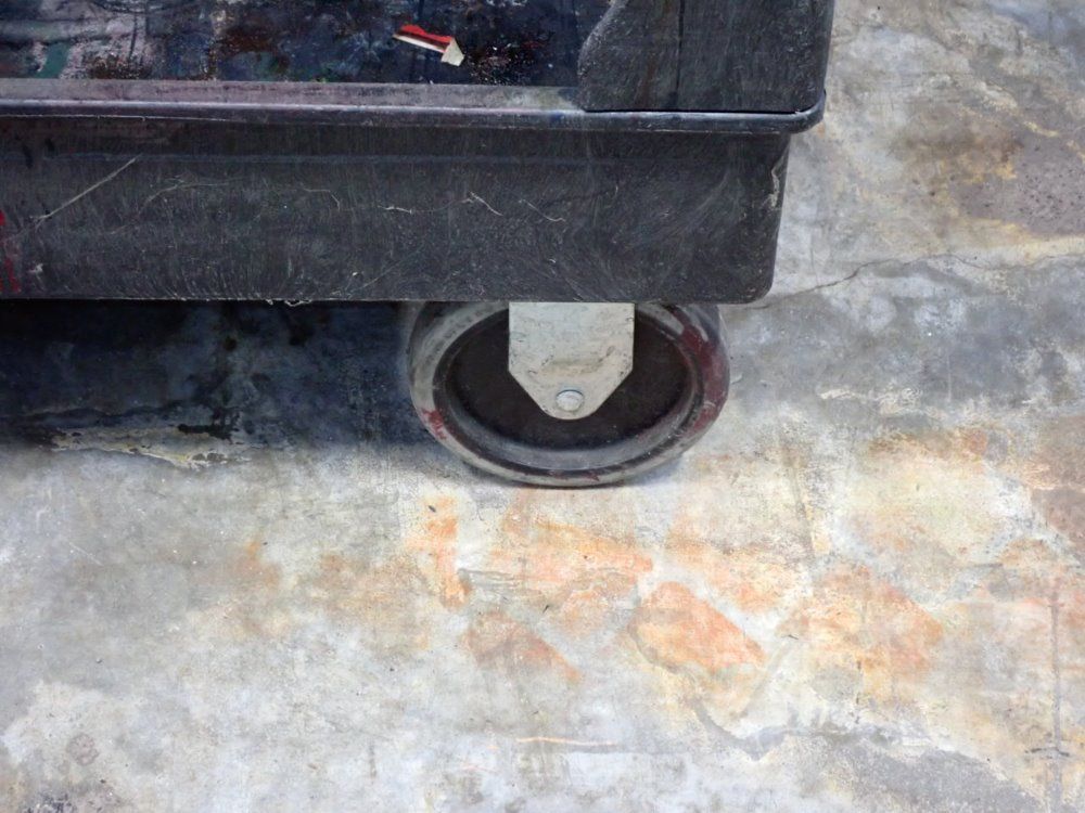 Uline 35"x24" Plastic Utility Cart - H-2504