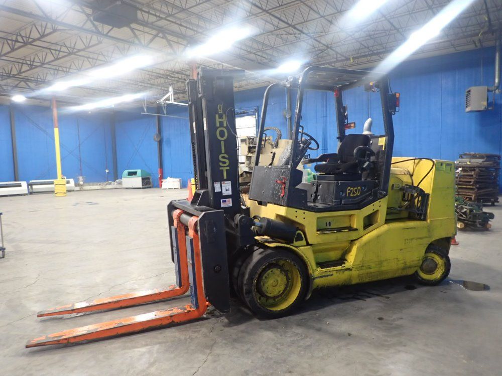 Hoist 25000 Lbs. Gas Forklift - F250