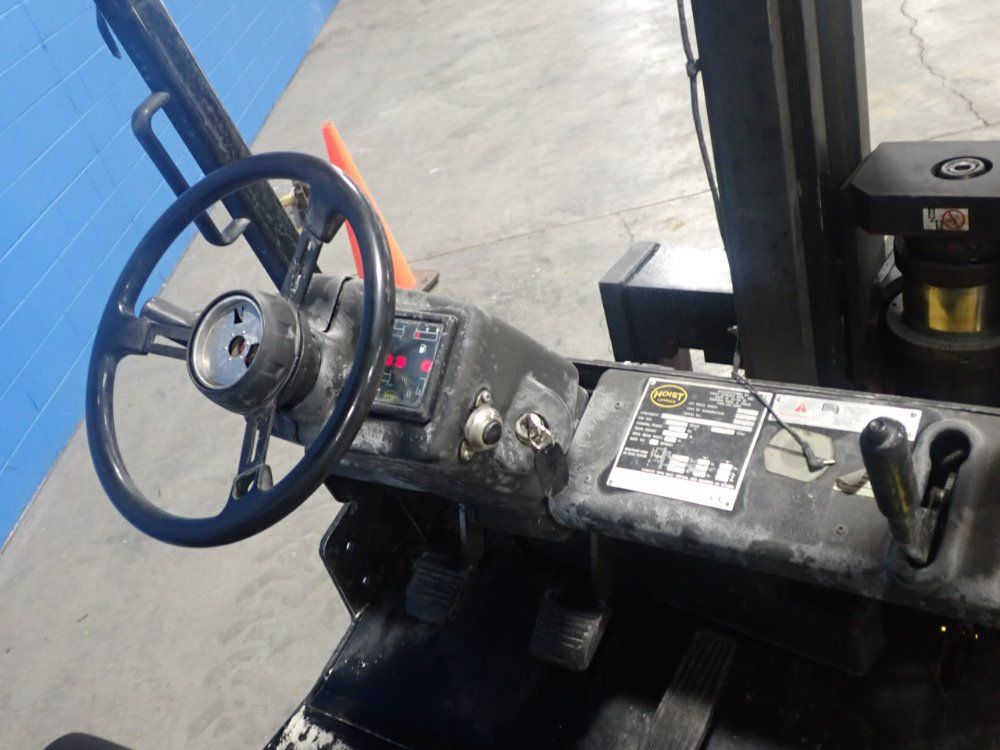 Hoist 25000 Lbs. Gas Forklift - F250