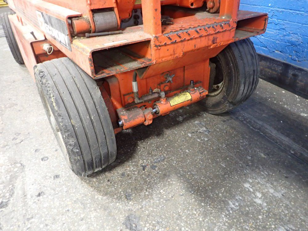 Economy 900 Lbs Barecat/bc-2133 Scissor Lift - Barecat/bc-2133