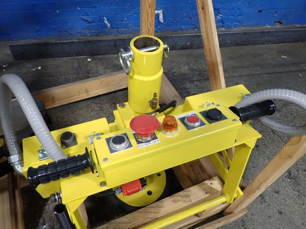 Strongarm Vacuum Lift/manipulator
