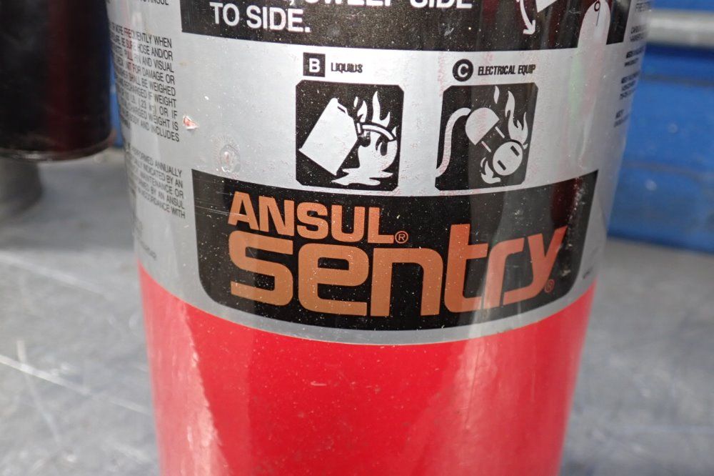 Ansul Sentry Fire Extinguisher - Cd05a
