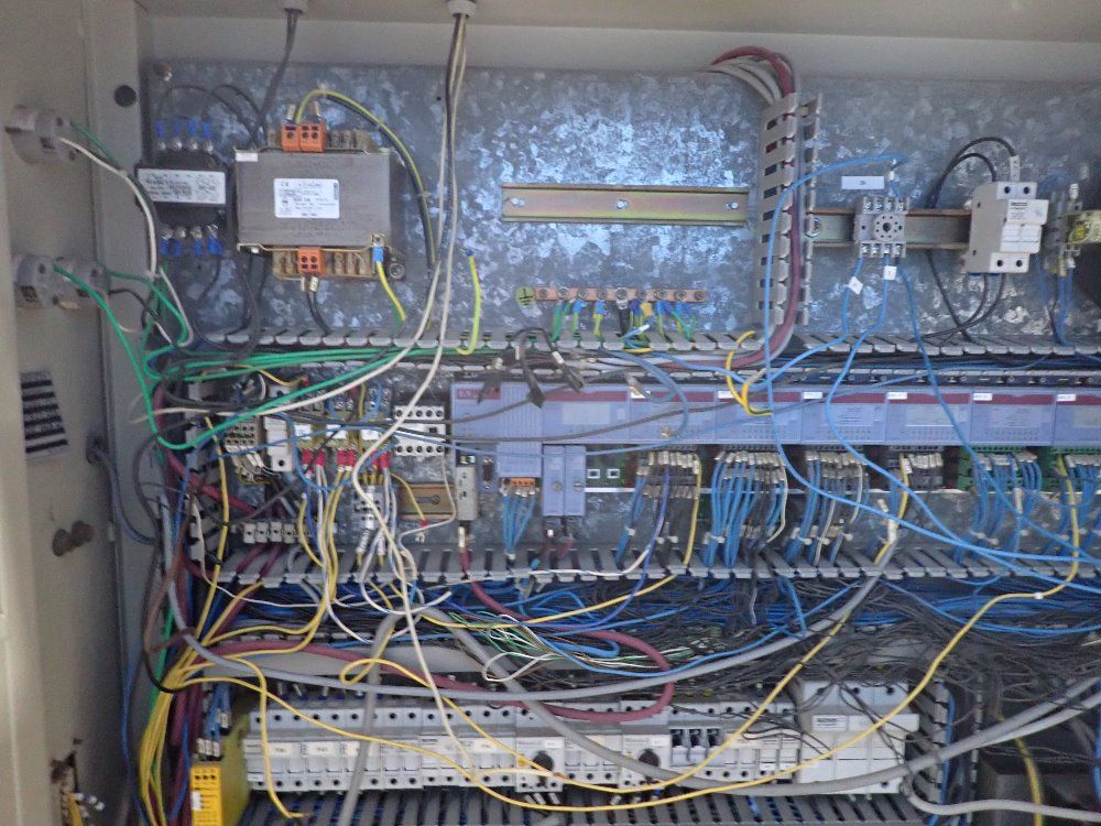 Negri Bossi Injection Molder - V110