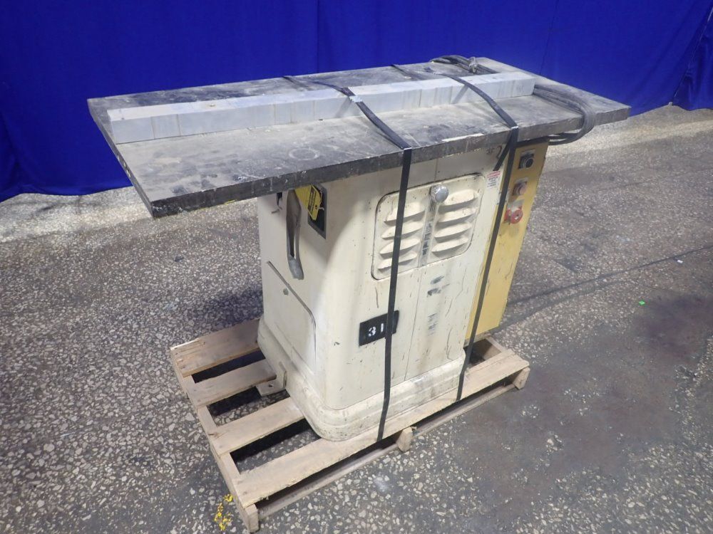 Delta 22" X 48" Router Table