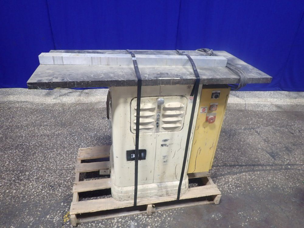 Delta 22" X 48" Router Table