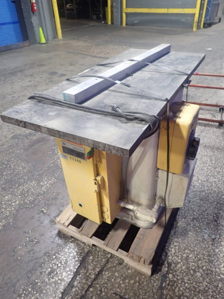 Delta 22" X 48" Router Table