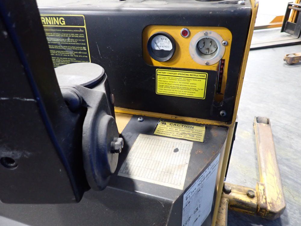 Big Joe 1500 Lbs. Electric Straddle Lift - Pdi20-a06