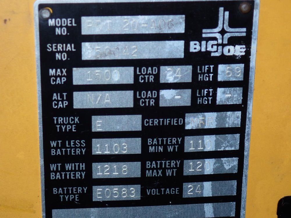 Big Joe 1500 Lbs. Electric Straddle Lift - Pdi20-a06