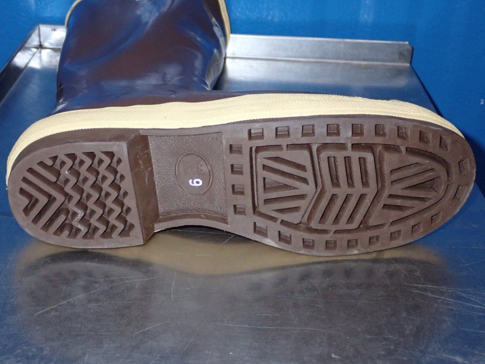 Industrial Servus Size 9 Latex Boots - 22214-9