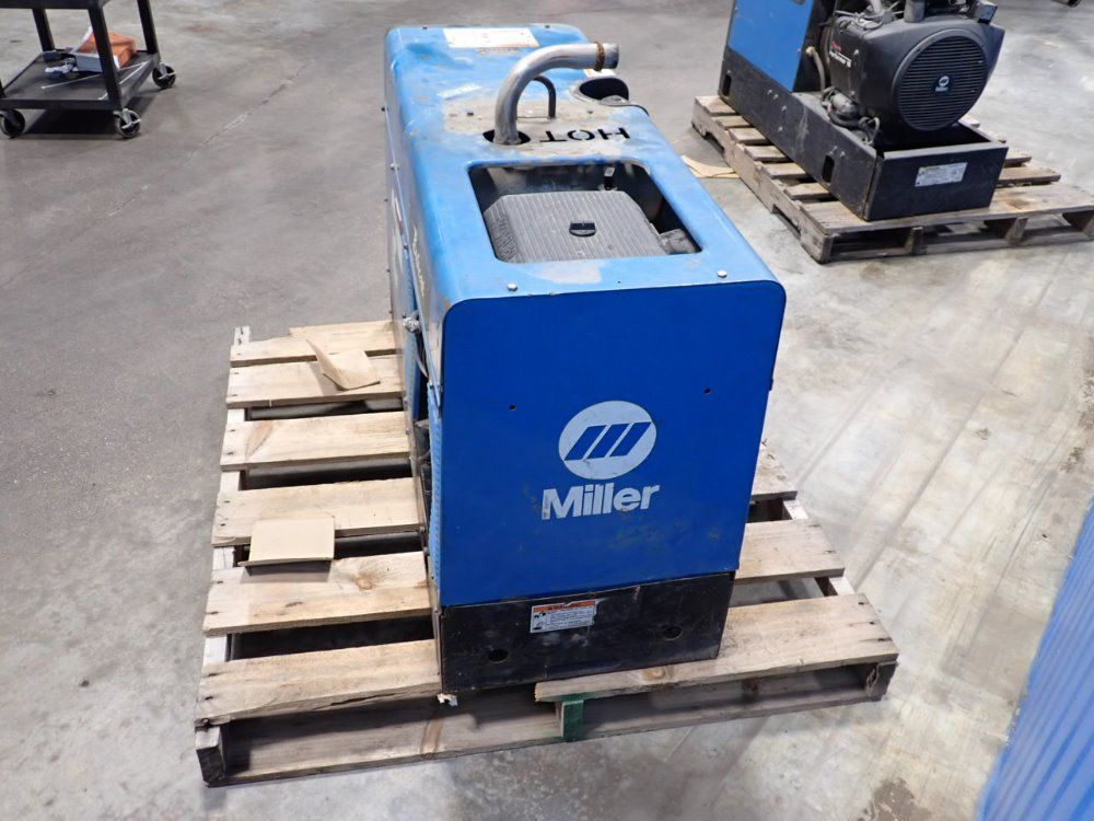 Miller 25v/225a Generator Welder - Bobcat 225