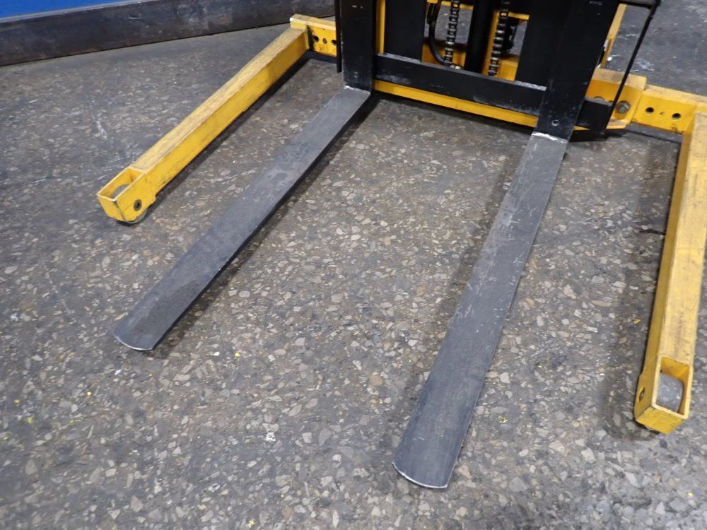 Blue Giant Blue Giant Xps6322 Straddle Lift