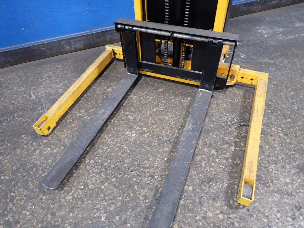 Blue Giant Blue Giant Xps6322 Straddle Lift