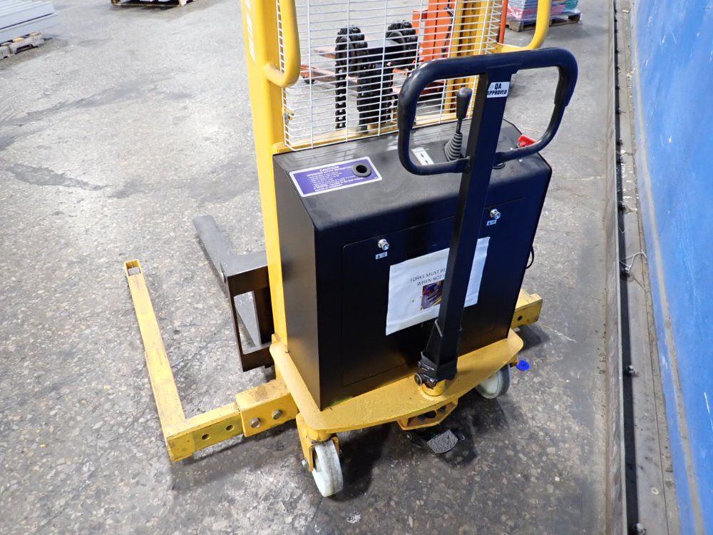 Blue Giant Blue Giant Xps6322 Straddle Lift