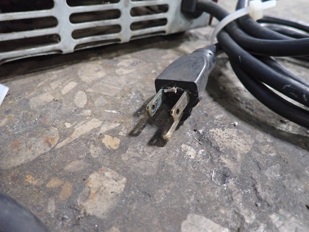 Minuteman 20 Amps/ 24 Volts Battery Charger - 957731