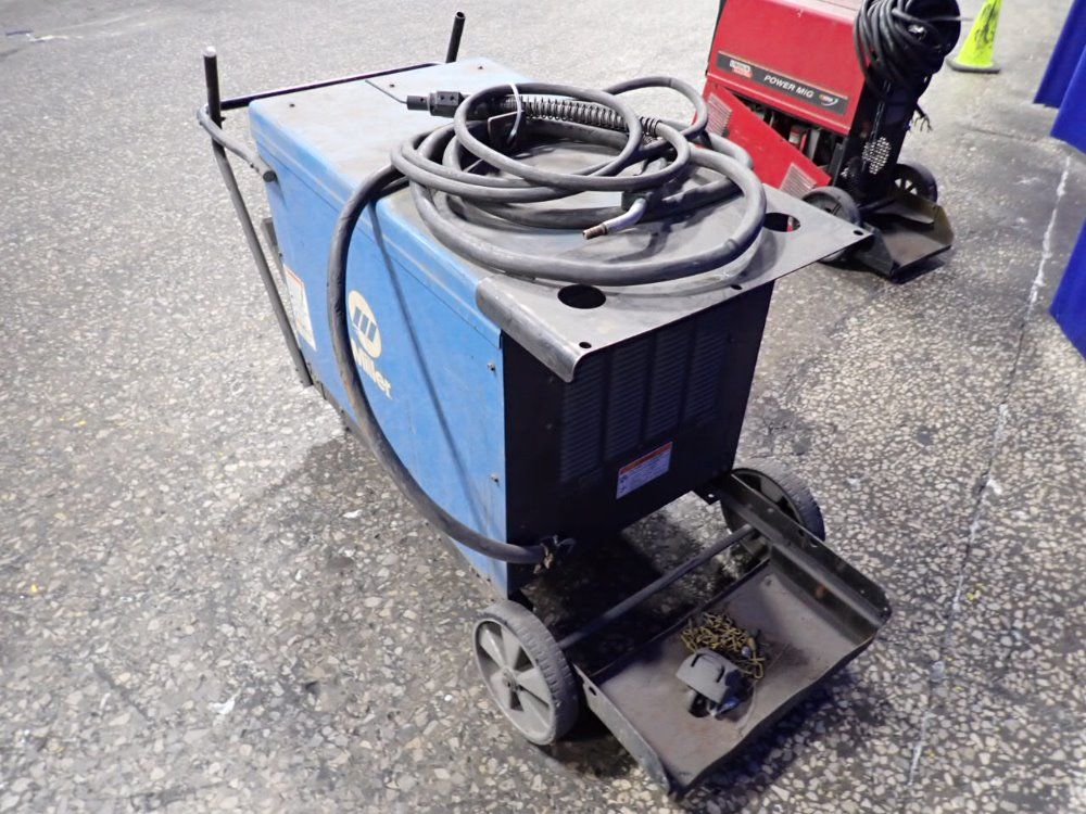 Miller Miller Deltaweld 452 Welder